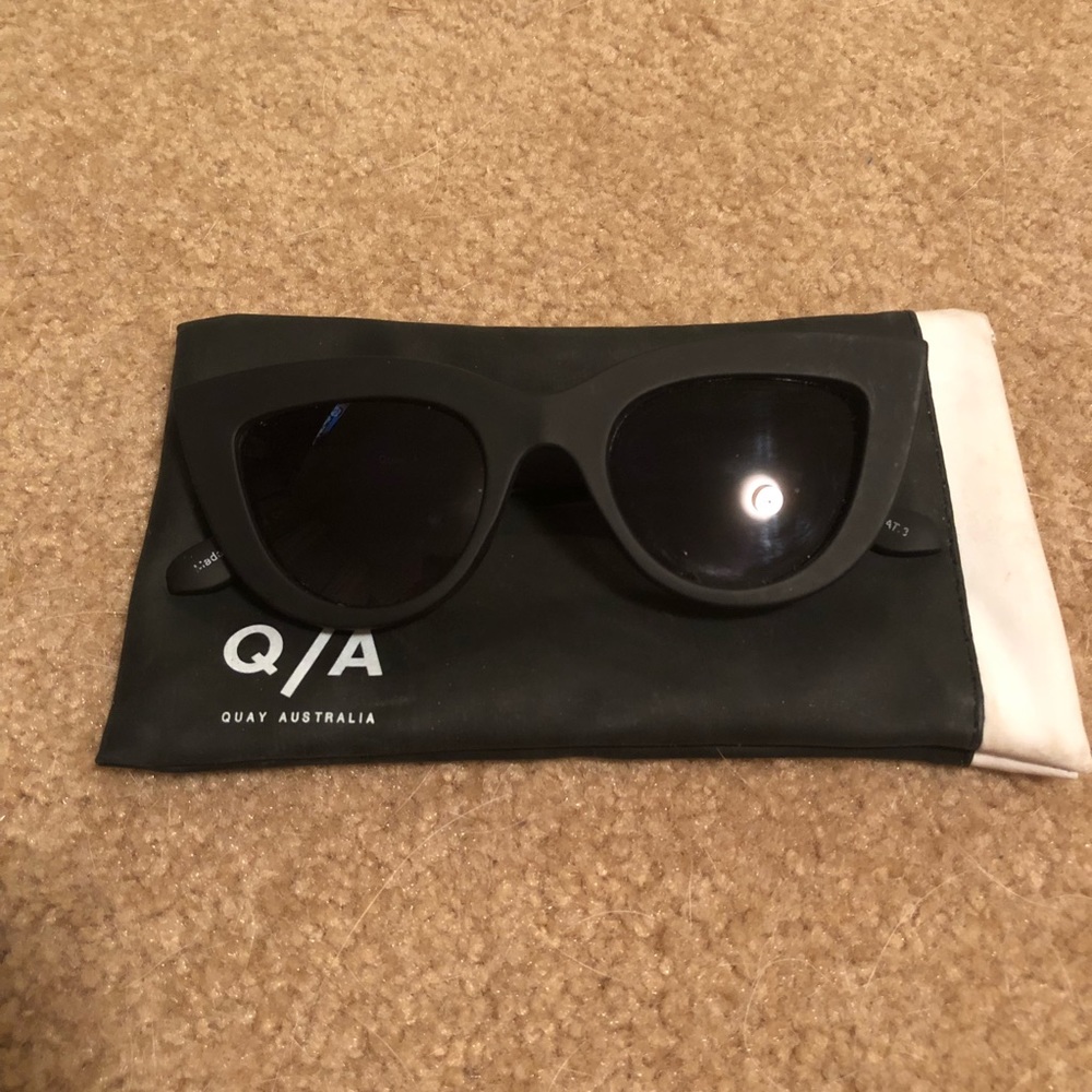 Quay Australia Kitti sunglasses black